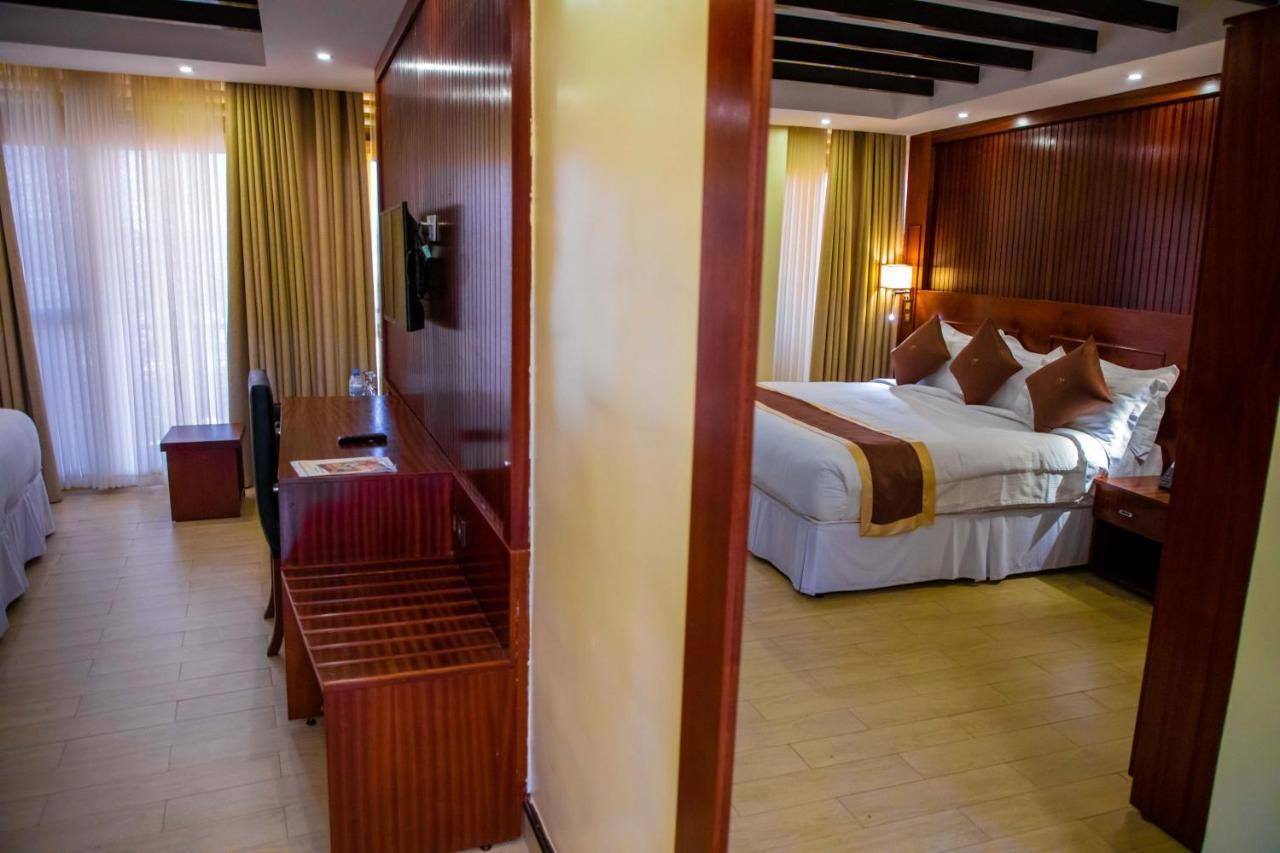 Sainte Famille Hotel คิกาลี ภายนอก รูปภาพ