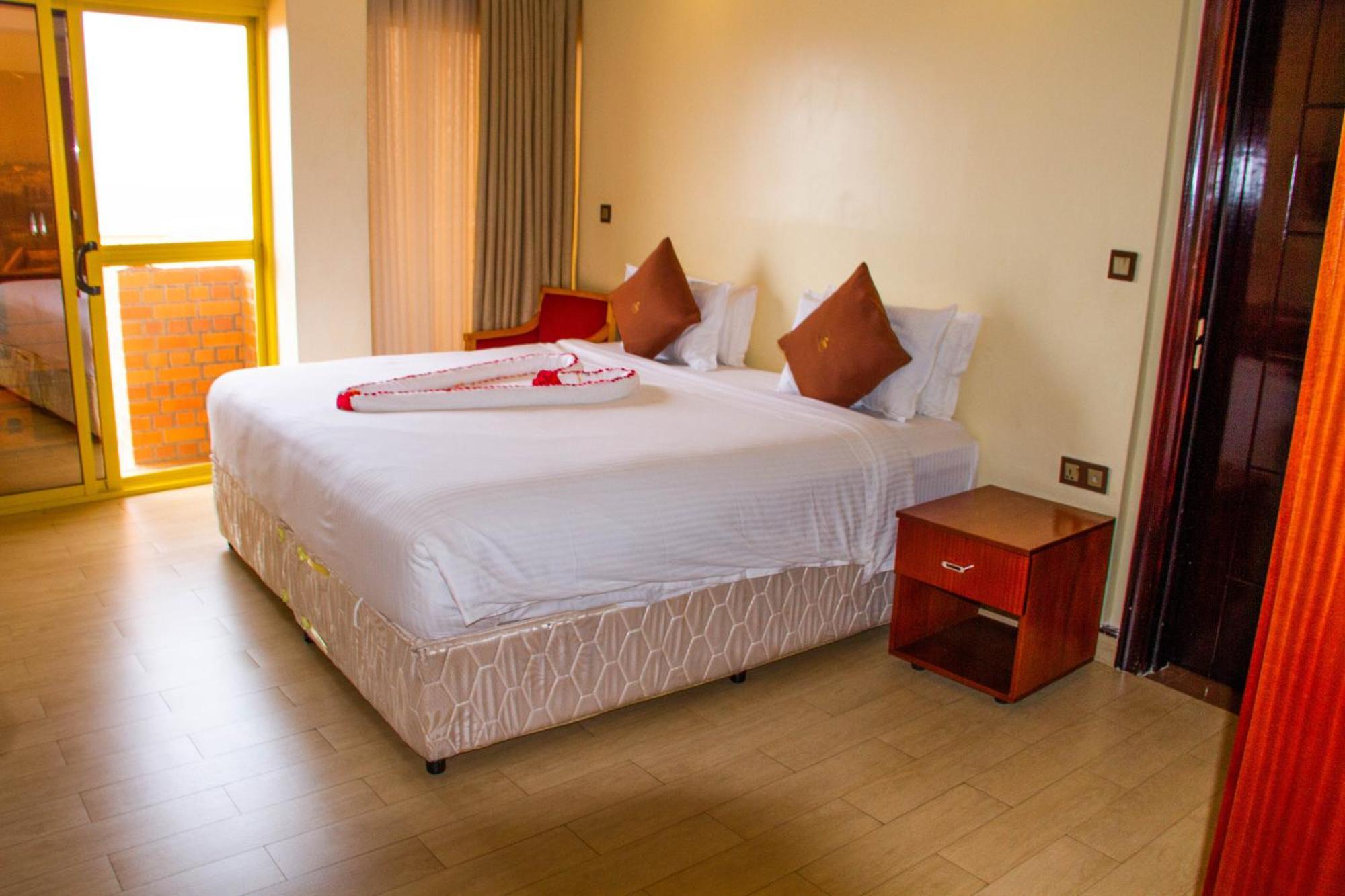 Sainte Famille Hotel คิกาลี ภายนอก รูปภาพ