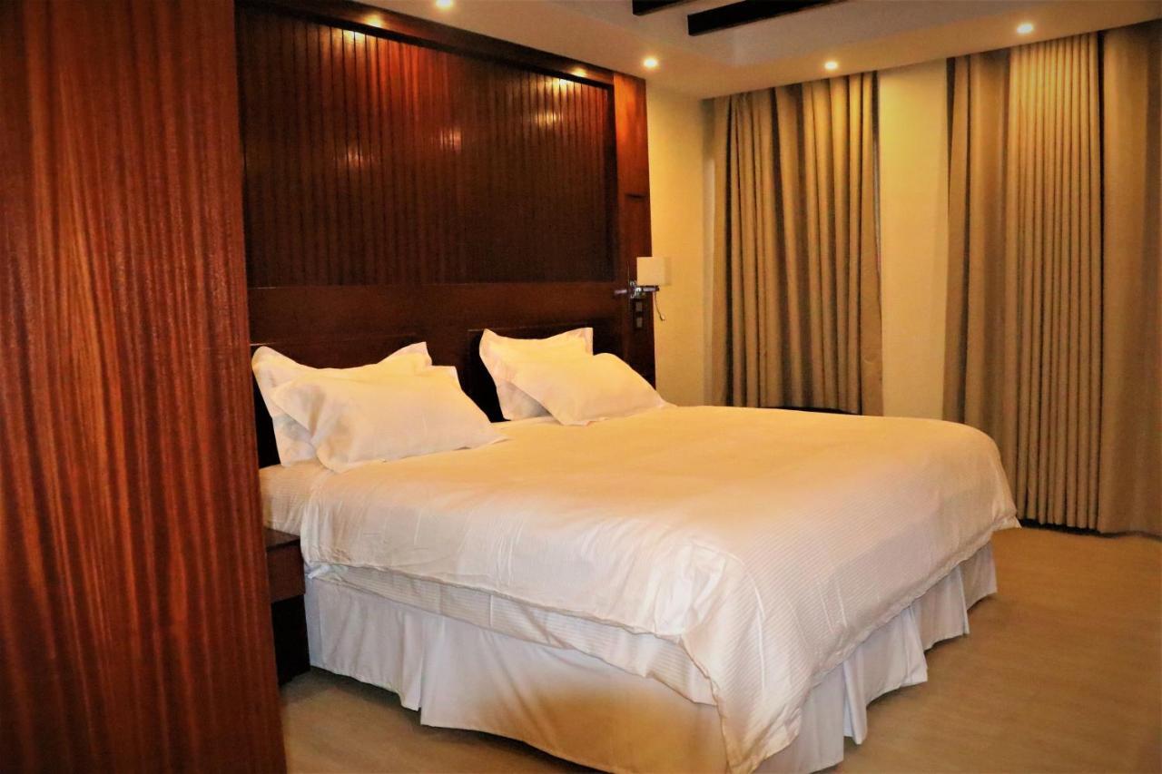 Sainte Famille Hotel คิกาลี ภายนอก รูปภาพ
