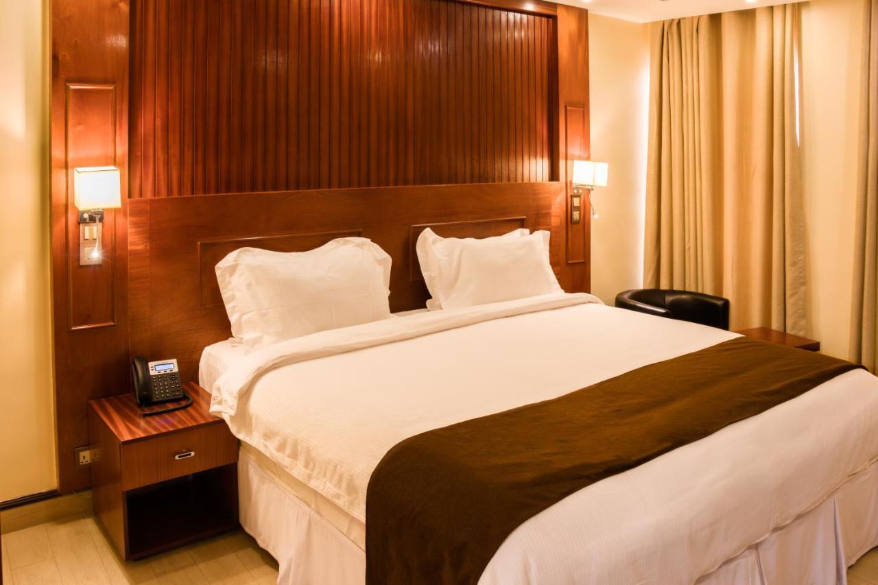 Sainte Famille Hotel คิกาลี ภายนอก รูปภาพ