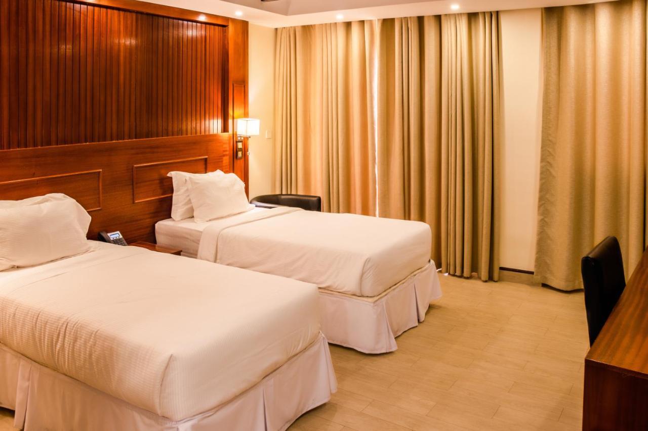 Sainte Famille Hotel คิกาลี ภายนอก รูปภาพ