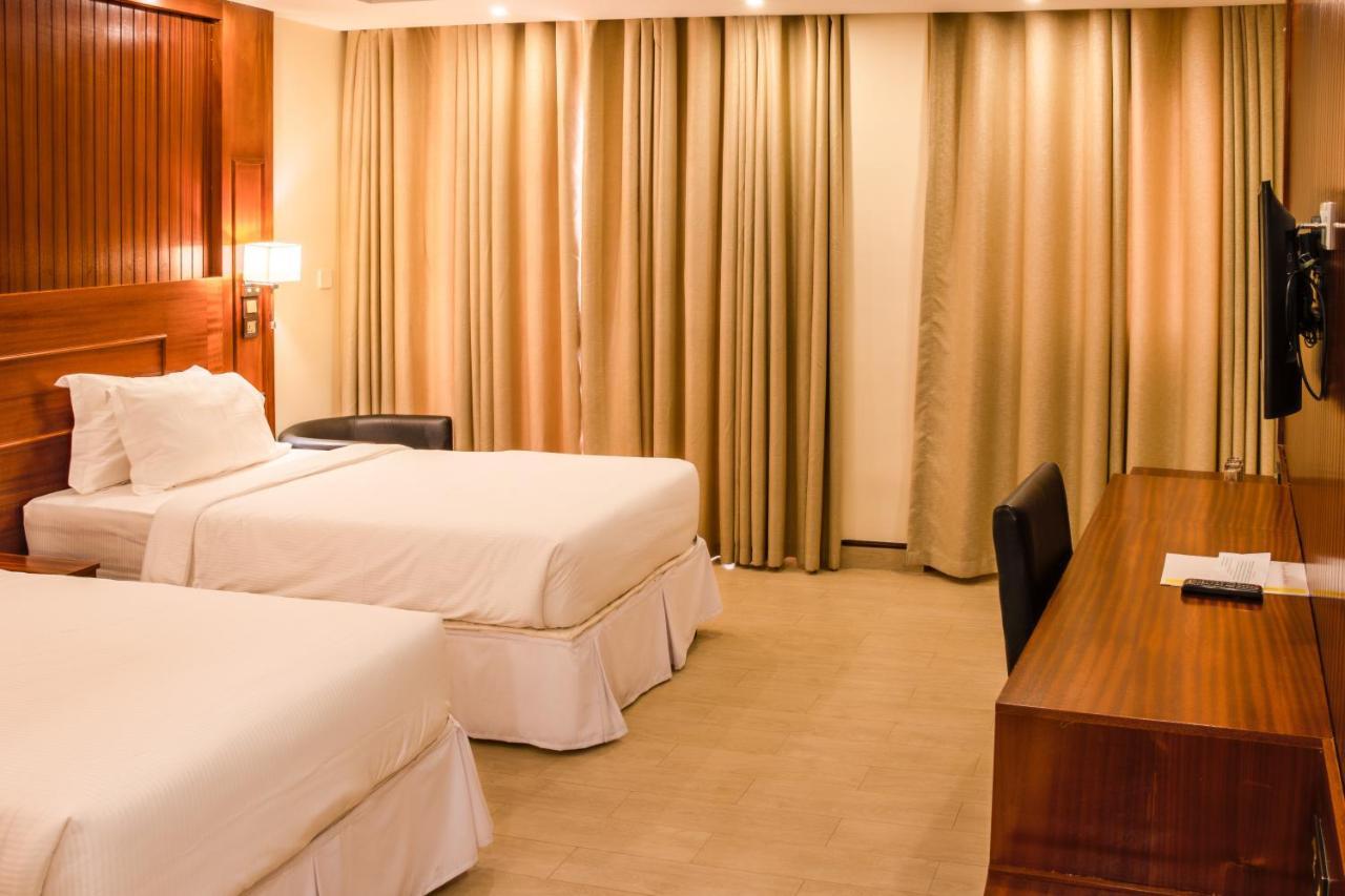 Sainte Famille Hotel คิกาลี ภายนอก รูปภาพ