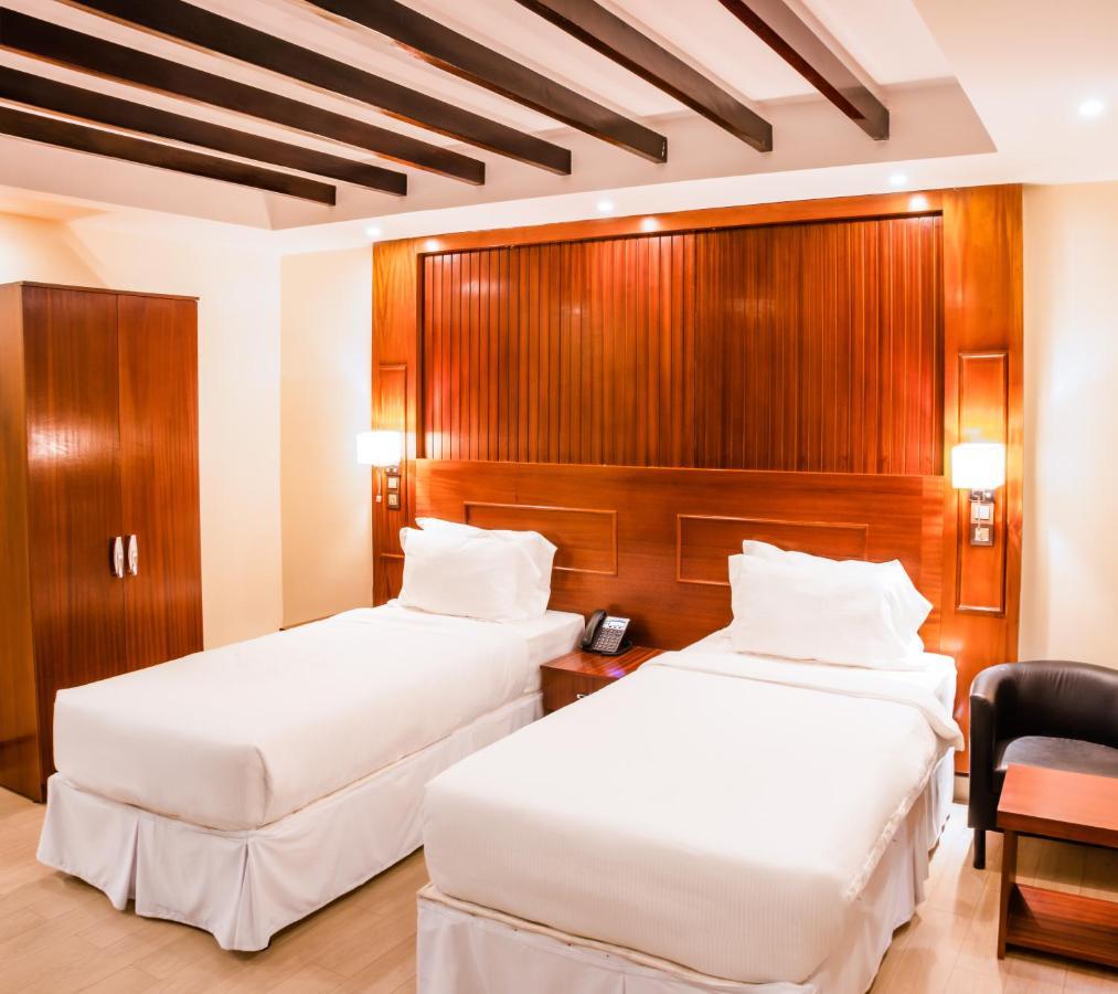 Sainte Famille Hotel คิกาลี ภายนอก รูปภาพ